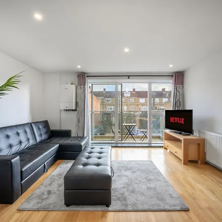 1 Bed Free Parking From Tube Station To Wembley Stadium In 14 Minutes